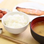 酒粕味噌汁と焼き鮭のレシピ